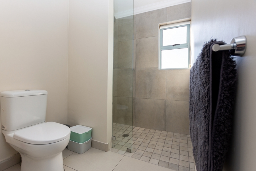 5 Bedroom Property for Sale in Paradise Beach Western Cape